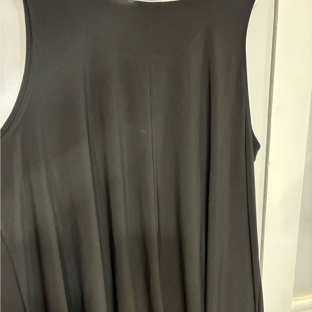 Avenue Black and White Contrast Tank Top - Picture 3 of 3